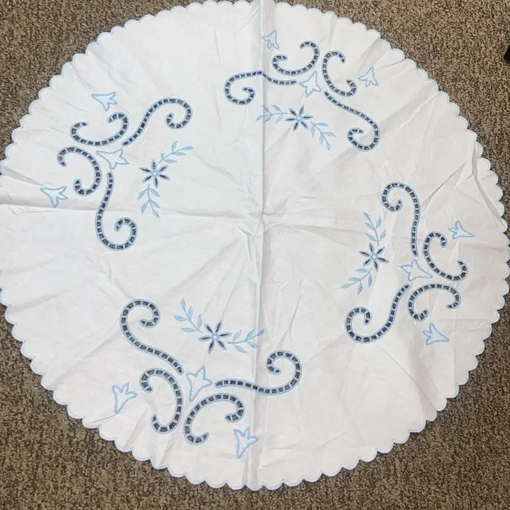 Set 2 Vintage White and Blue Embroidered Napkins